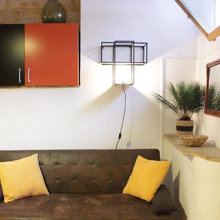Joli Petit Studio Au Coeur D'Uzes Apartment Exterior photo