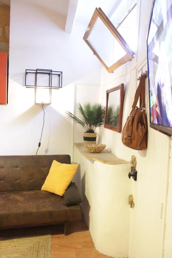Joli Petit Studio Au Coeur D'Uzes Apartment Exterior photo
